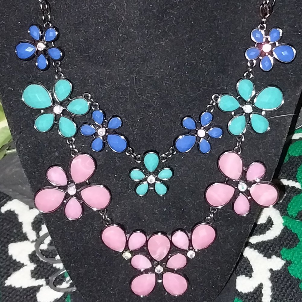 Costume fashion statement necklace.